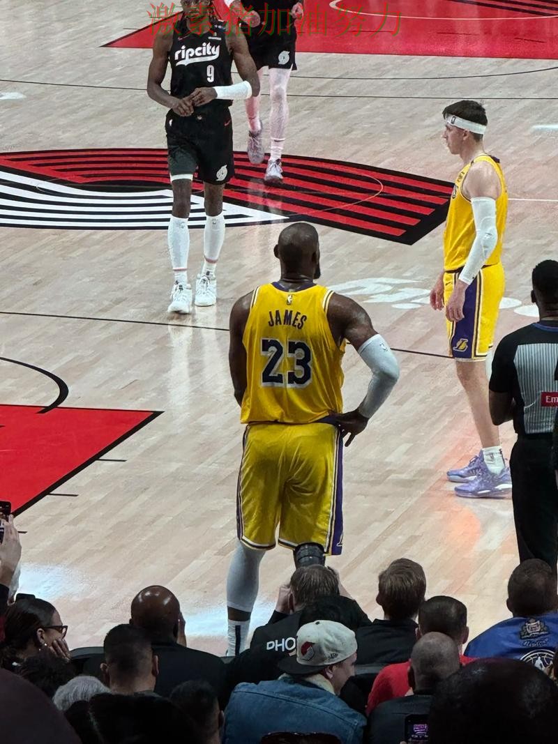 詹姆斯关键进球后胜负手终于被看清 詹姆斯关键进球后胜负手终于被看清